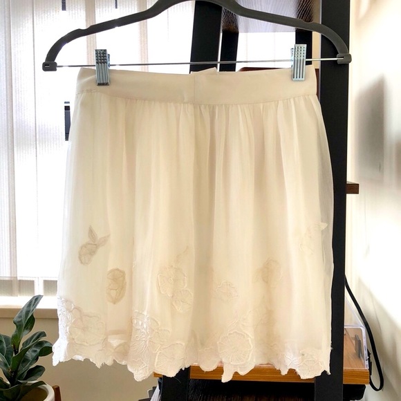 Club Monaco Dresses & Skirts - Club Monaco floral embroidered skirt